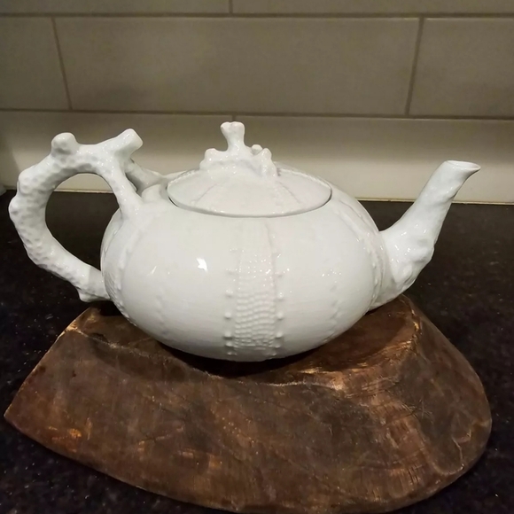 Vintage paris royal solid white teapot with coral shaped handle and lid - Picture 6 of 10